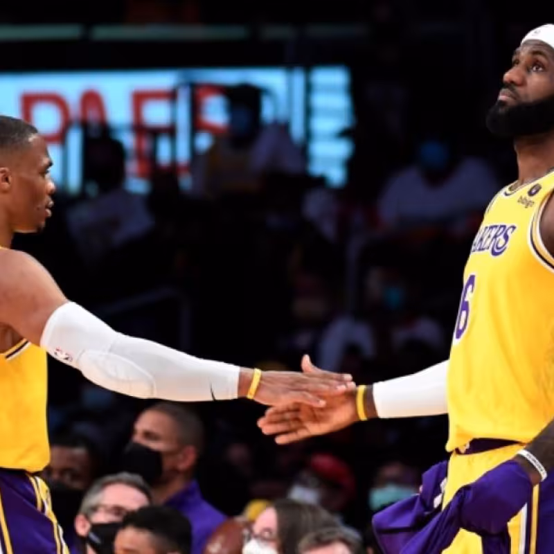 Los Lakers asumen que no podrán traspasar a Russell Westbrook