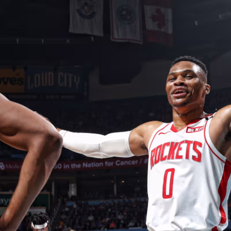 Russell Westbrook, junto a Chris Paul en la derrota de los Rockets ante los Thunder.