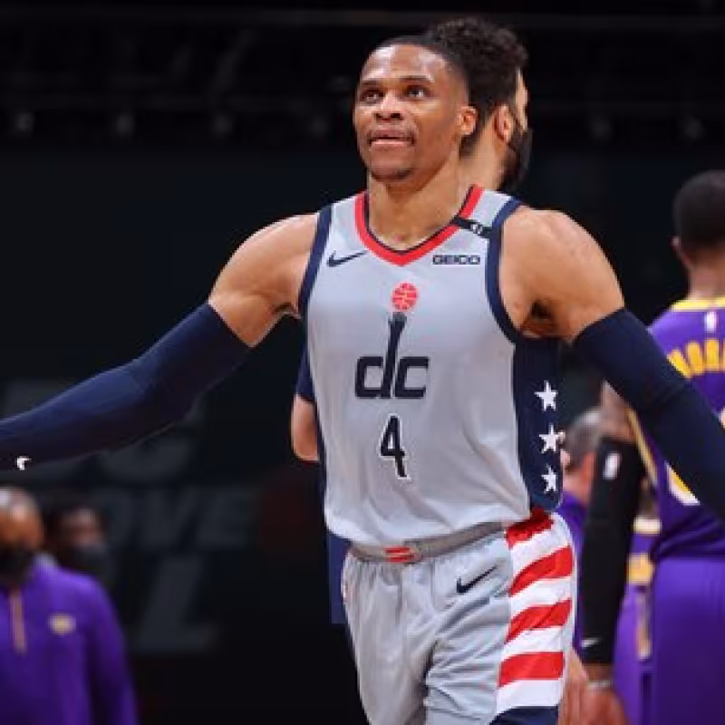 Russell Westbrook dilapida otro increíble récord de triples-dobles en la NBA