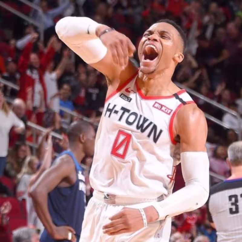 James Harden y Russell Westbrook combinan 62 puntos entre sí para vencer a los Timberwolves