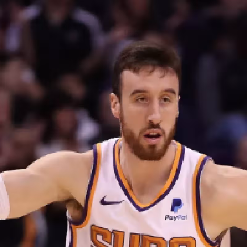Frank Kaminsky acordó un contrato de un año con los Sacramento Kings