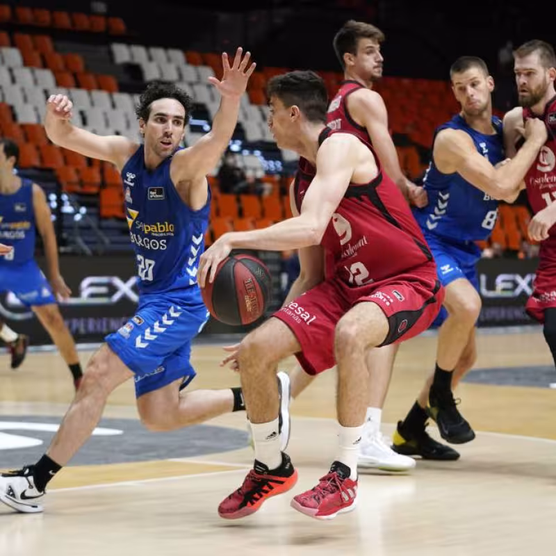 San Pablo Burgos se lleva un partido loco