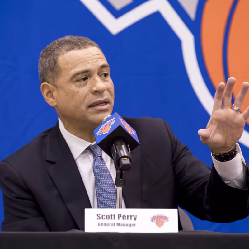 Mercado NBA: Continuidad en los Knicks con la renovación del GM Scott Perry