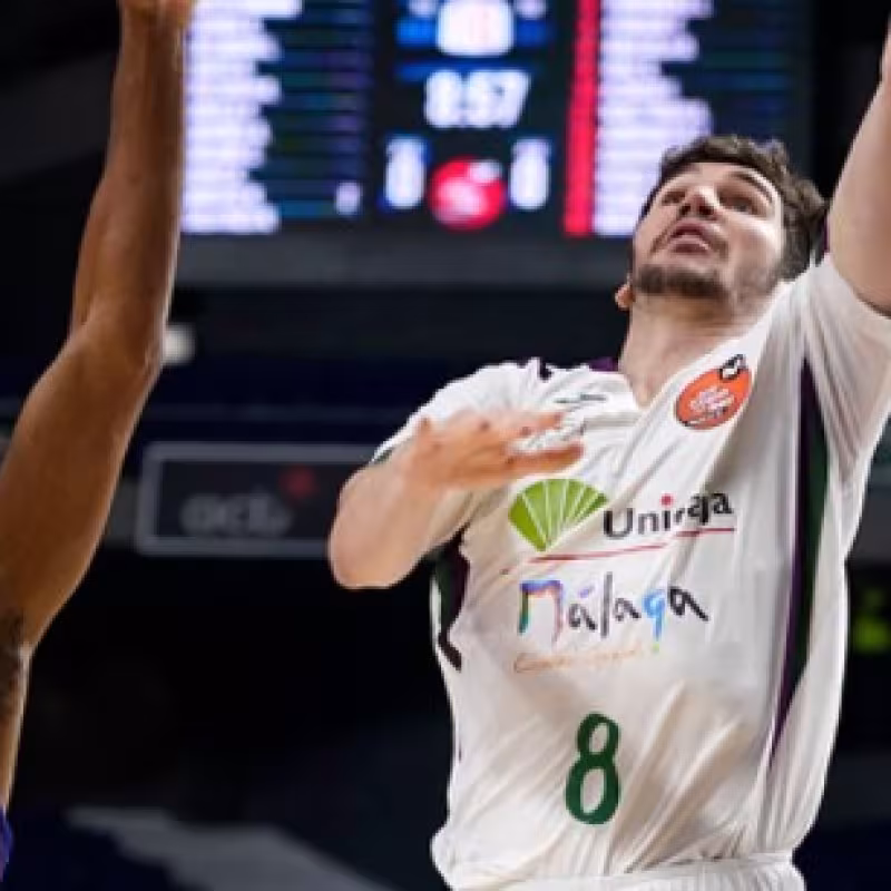 El Barcelona arrasa con Unicaja Málaga en la prórroga
