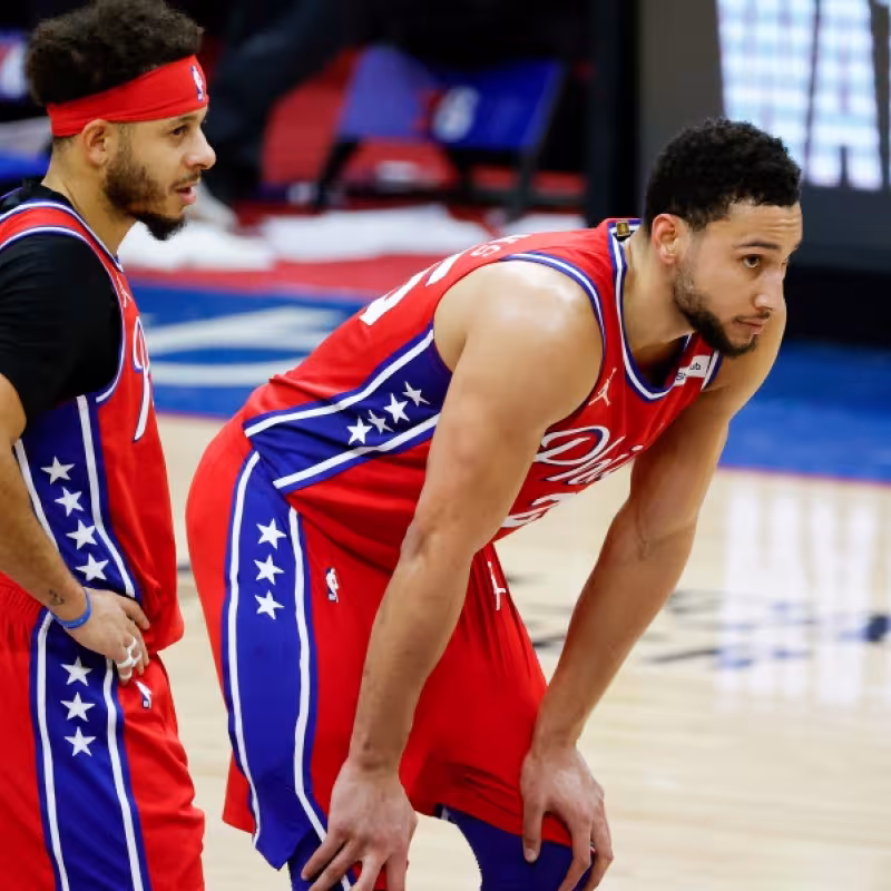 Seth Curry y Ben Simmons podrían acabar en Brooklyn Nets. 