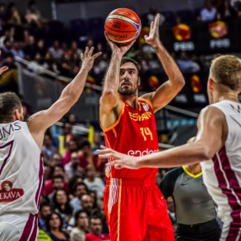 España roza el Mundial de China tras ganar a Letonia en Madrid