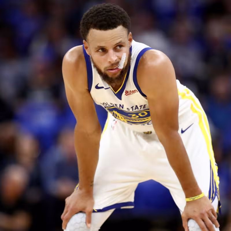 La cara de Stephen Curry muestra el comienzo del equipo. Foto: nba.com