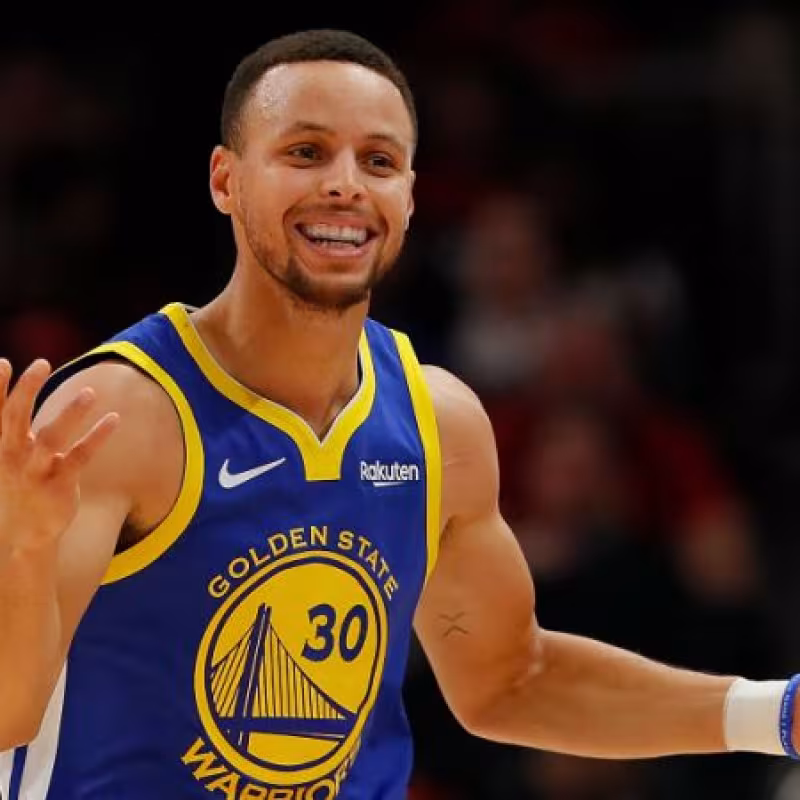 La NASA invita a Curry a ver las rocas de la Luna