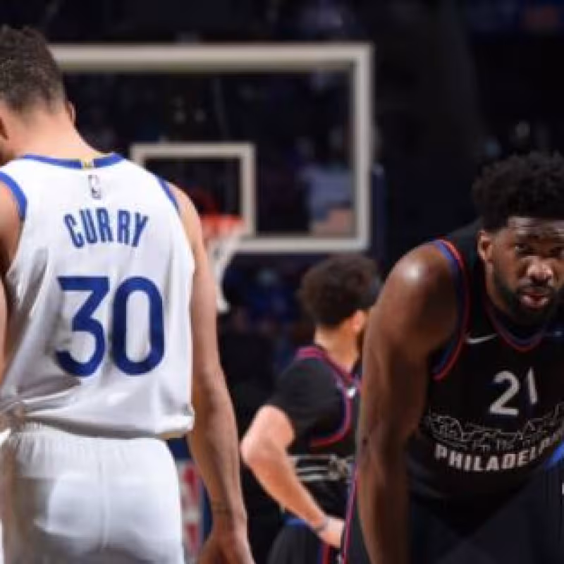 Stephen Curry y Joel Embiid tienen suculentos contratos. 