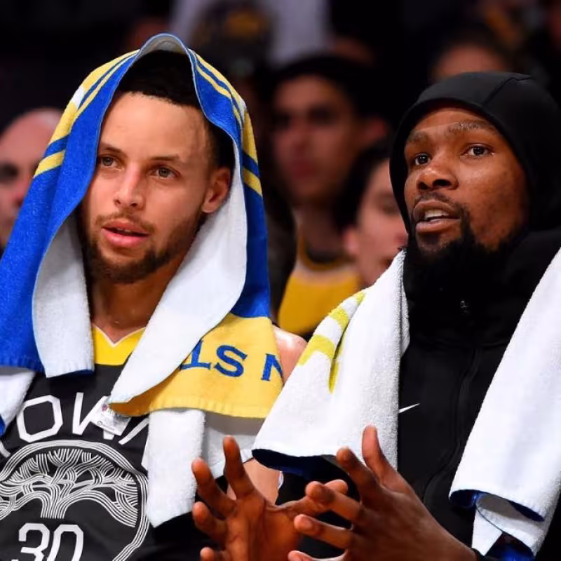 Stephen Curry vs. Kevin Durant: de compañeros a rivales.