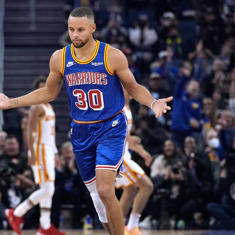 Stephen Curry no volverá hasta los playoffs