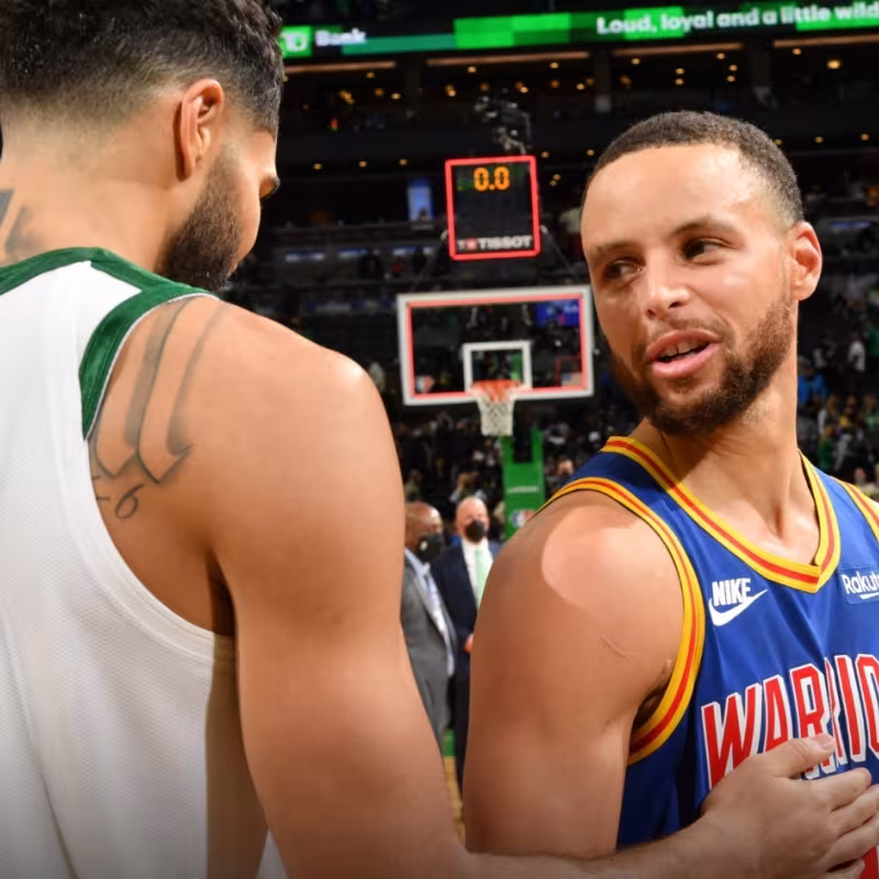 Los tres jugadores más 'clutch' de los Playoffs 2022 se verán las caras en las Finales de la NBA