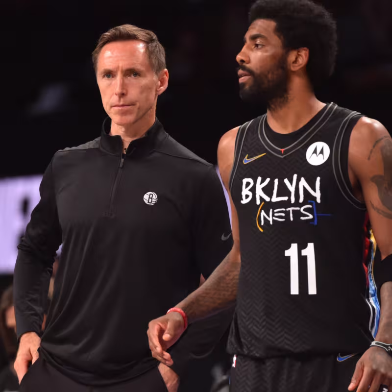 Steve Nash, sobre la situación de Kyrie Irving: "Estamos intentando construir un equipo sin él"
