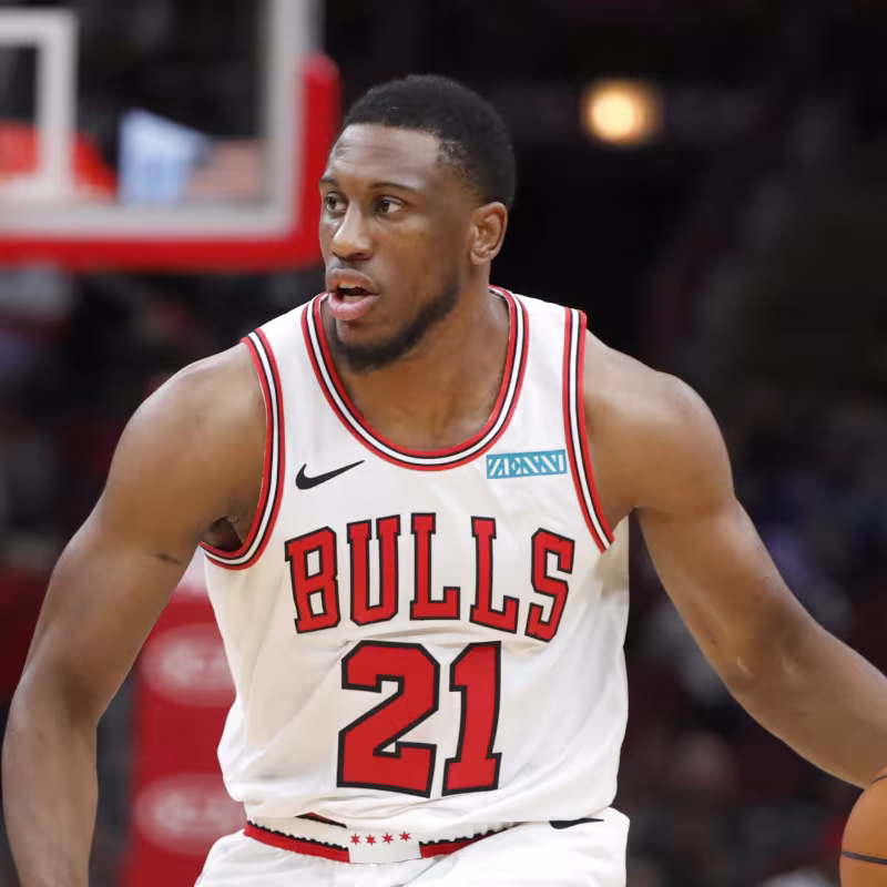 Chicago Bulls renuncia a traspasar a Thaddeus Young