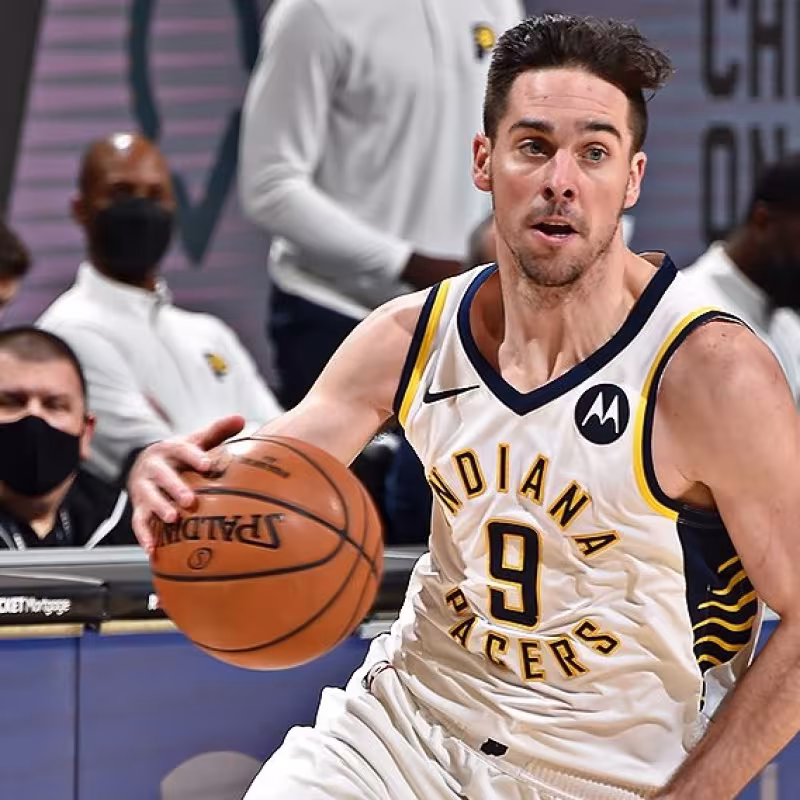 La histórica actuación de TJ McConnell con los Pacers: Victoria y triple-doble ¡con robos y desde el banquillo!