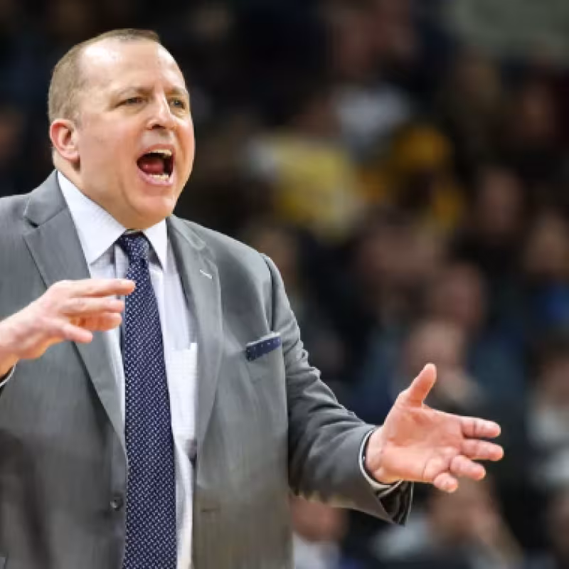 Tom Thibodeau, favorito para entrenar a los Knicks.