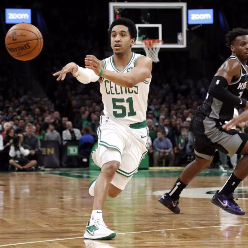 Tremont Waters deja los Celtics para firmar por los Bucks
