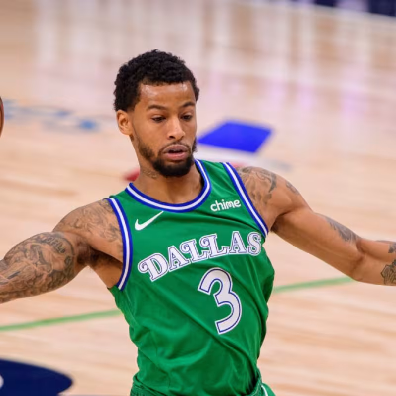Mercado NBA: Los Mavs le buscan salida a Trey Burke