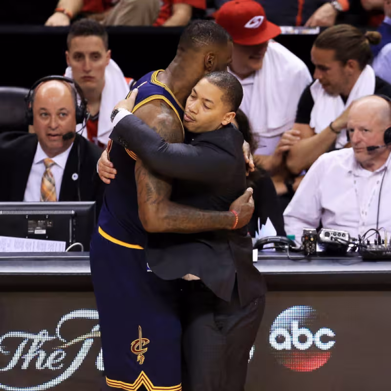 Monty Williams y Ty Lue, los favoritos para reemplazar a Walton en el banquillo de los Lakers
