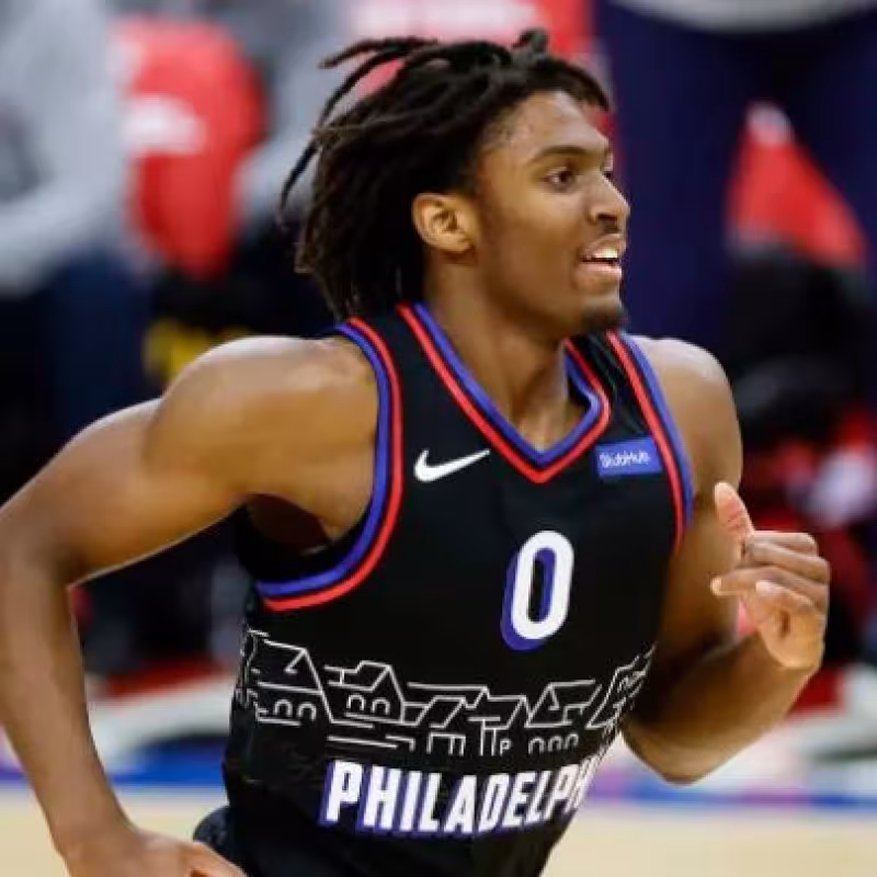 Tyrese Maxey, una estrella de la liga que pide más minutos