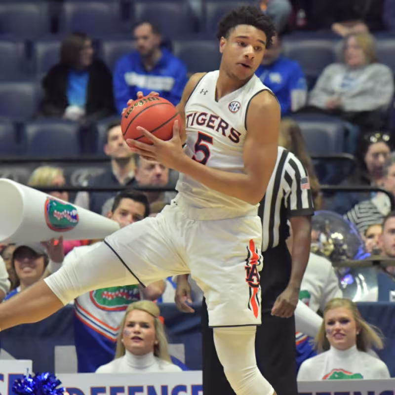 Okeke, rookie de Orlando Magic, jugará en la G-League la próxima temporada