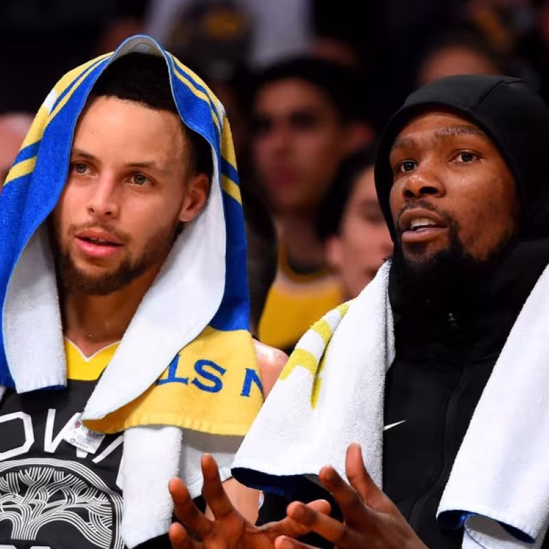 Kevin Durant y Stephen Curry | Foto: getty images