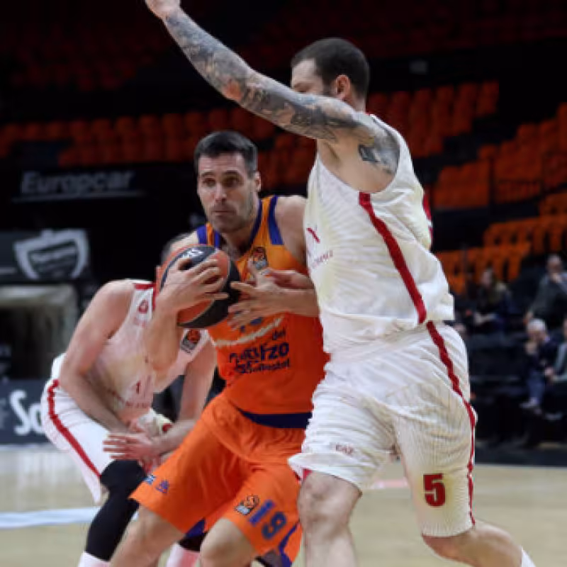 Valencia Basket se diluye en el silencio de su estadio y CSKA se exhibe en Atenas