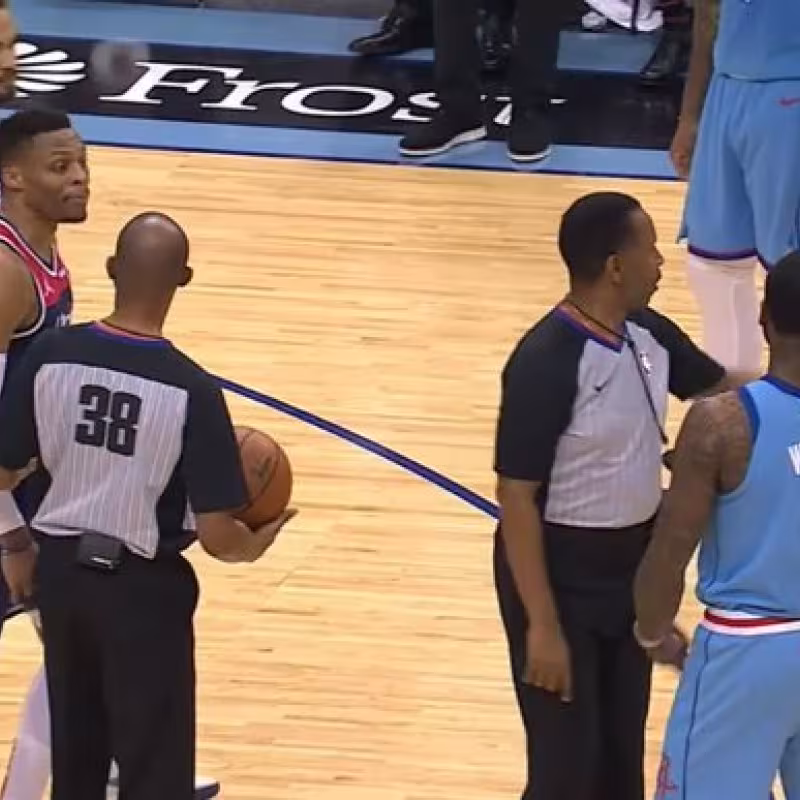 Tremenda pelea entre John Wall y Russell Wesbrook en el Wizards-Rockets