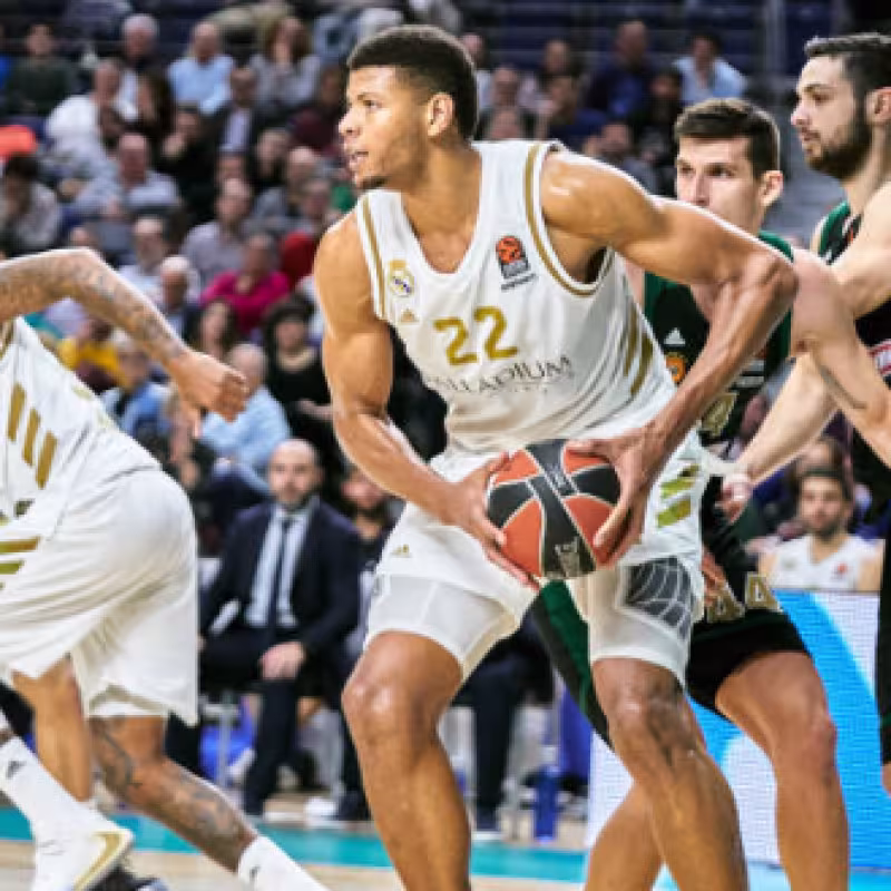Tavares: "Sigo esperando una oportunidad en la NBA"