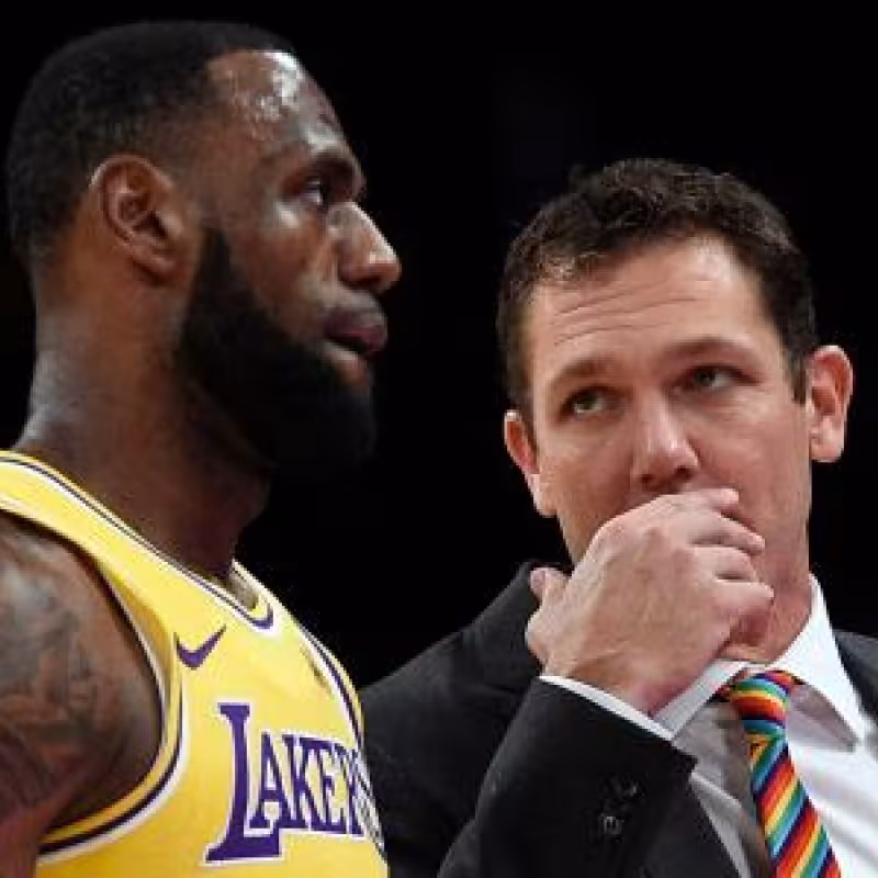 LeBron y Walton durante un partido de temporada regular. Foto: nba.com