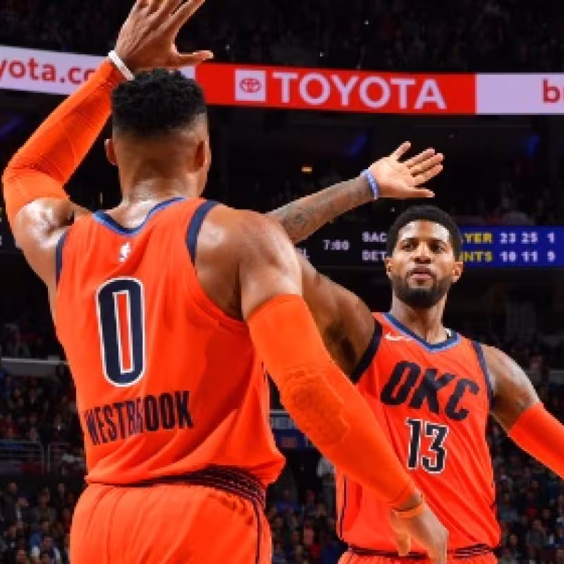Russell Westbrook y Paul George, estrellas de Oklahoma City Thunder.