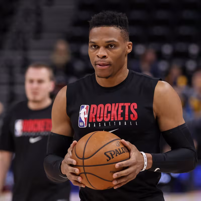 Russell Westbrook intentará jugar el quinto partido contra los Thunder