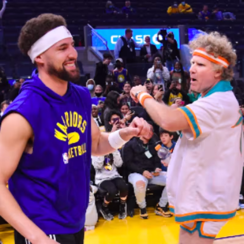 Will Ferrell calienta con Klay Thompson y los Warriors vuelven a ganar