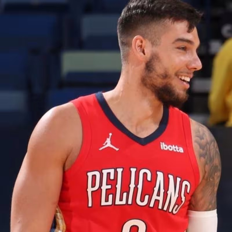 Willy Hernangómez sobresale ante el MVP, Nikola Jokic, en una nueva derrota de los Pelicans