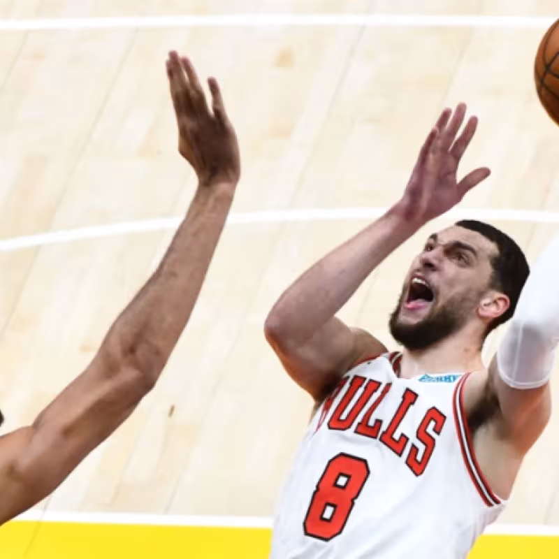 Rudy Gobert, jugador de Utah Jazz, y Zach LaVine, jugador de Chicago Bulls.