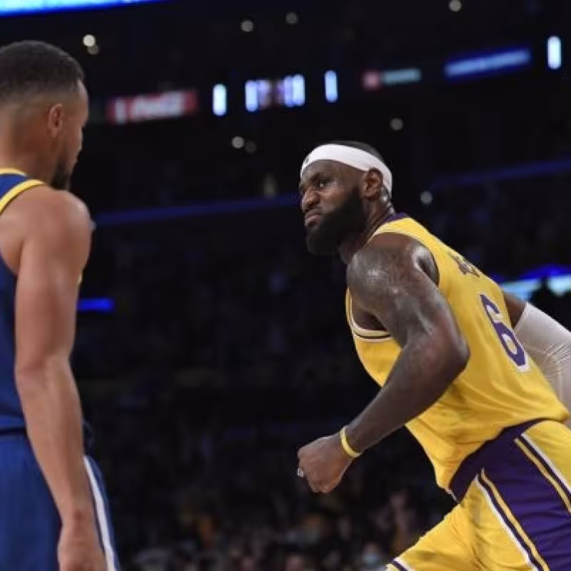 Stephen Curry y LeBron James, estrellas de Golden State Warriors y Los Angeles Lakers.
