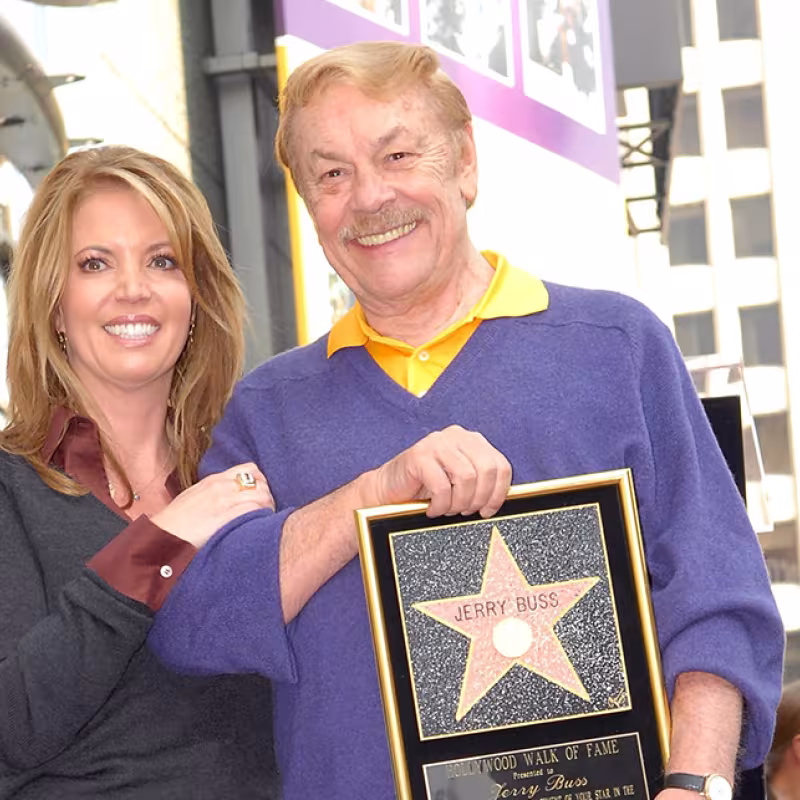 Jeanie Buss quiere completar el objetivo de su padre el doctor Jerry Buss