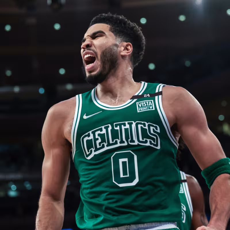Jayson Tatum, jugando con los Boston Celtics