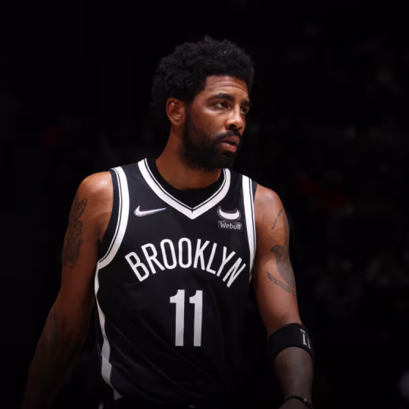 Kyrie Irving vuelve a sonar para Los Angeles Lakers.