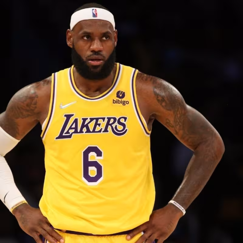LeBron James, con la camiseta de Los Angeles Lakers