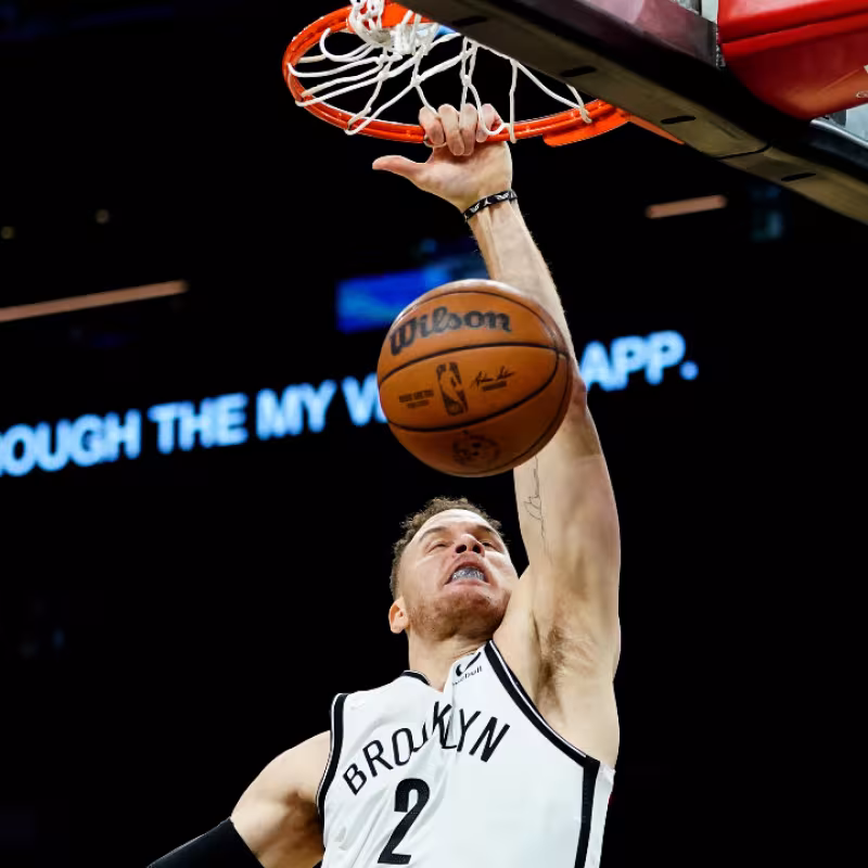 Blake Griffin firma por los Boston Celtics