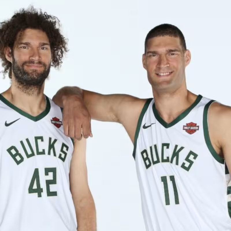Los hermanos Lopez, dos de los jugadores más lentos de la NBA