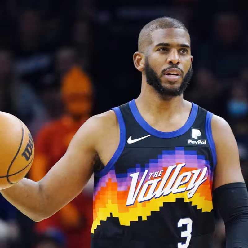 Chris Paul subiendo el balón