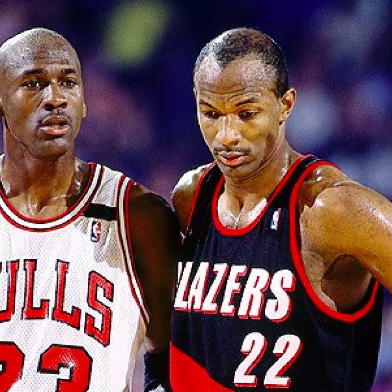 Clyde Drexler y Michael Jordan, dos de los mejores de la historia de la NBA. 