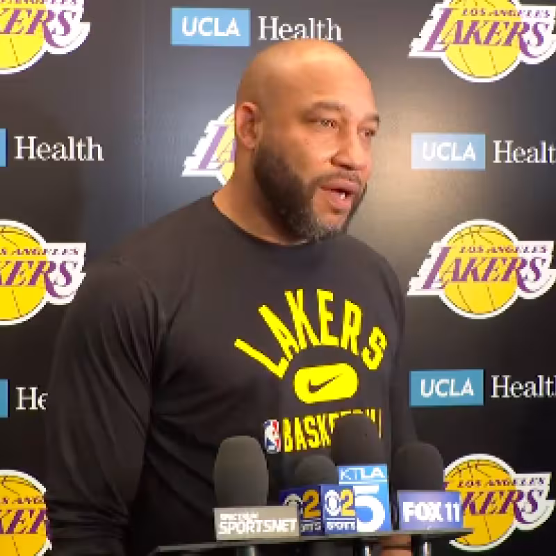 Darvin Ham, entrenador de Los Angeles Lakers.