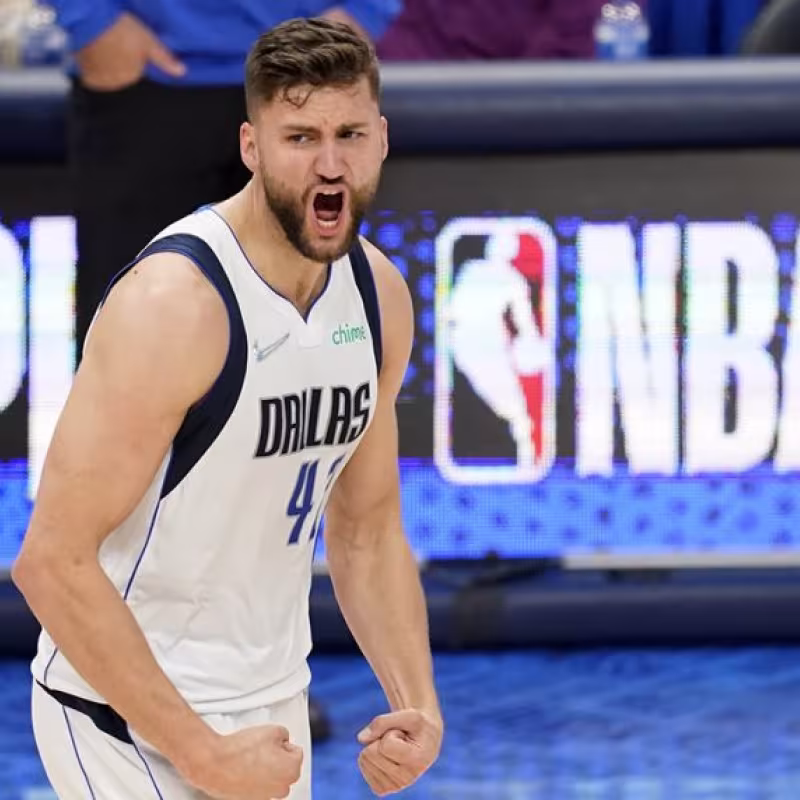 Maxi Kleber renueva con los Dallas Mavericks