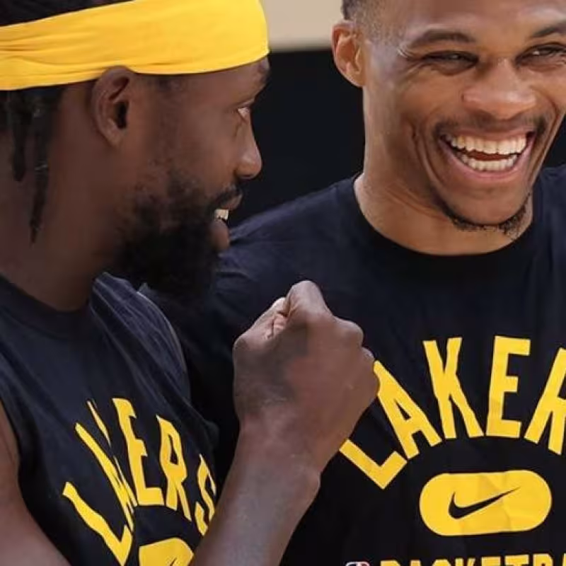 Patrick Beverley y Russell Westbrook, riendo juntos