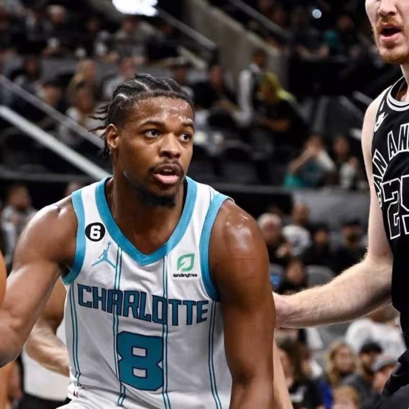 Dennis Smith Jr, jugador de Charlotte Hornets.