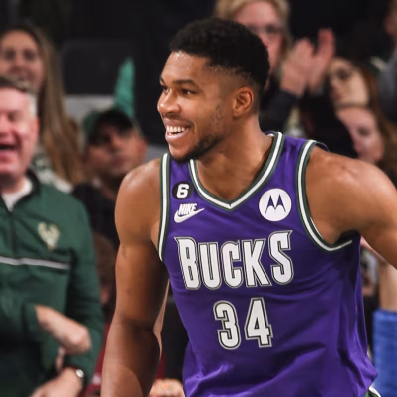 Giannis Antetokounmpo, estrella de Milwaukee Bucks.