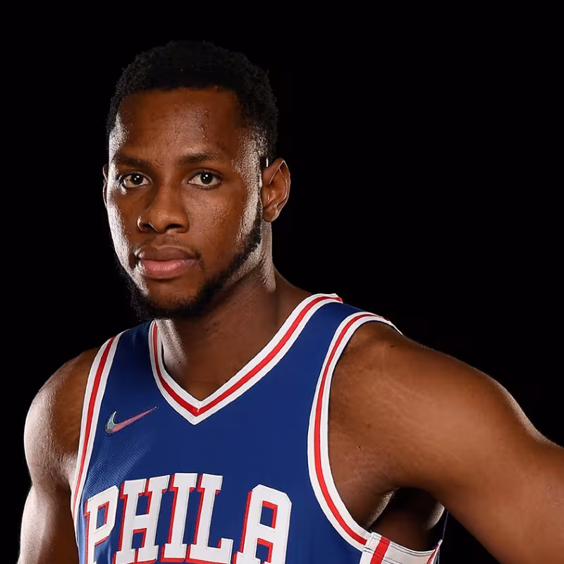 Charles Bassey firma por San Antonio Spurs